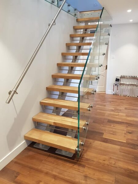 toughened glass balustrade staircase