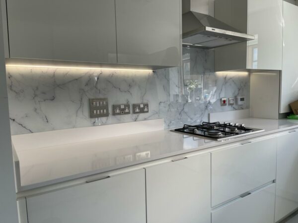 White marble printed kitchen splashback