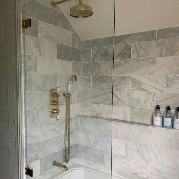 How to Clean Shower Glass: Tips and Tricks